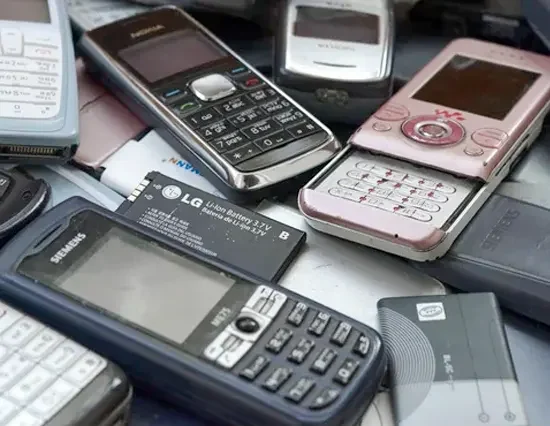 Benimet esi recycles old mobiles around dublin